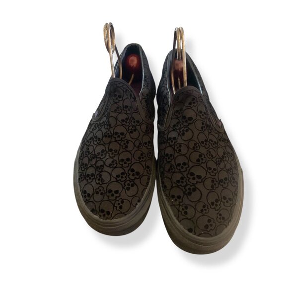 Vans Mens Classic Flocked Skulls Black on Black Velvet Burnout Purple Lining 12 - Picture 3 of 12